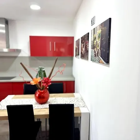 La Casita De Zamorano & Jacuzzi Holiday home *