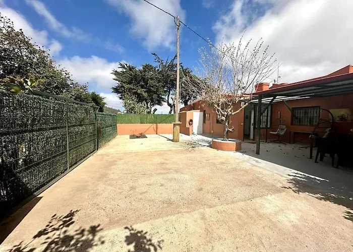 La Casita De Zamorano & Jacuzzi בית נופש